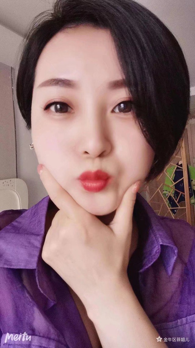 蜀汉路漂亮的小妹儿